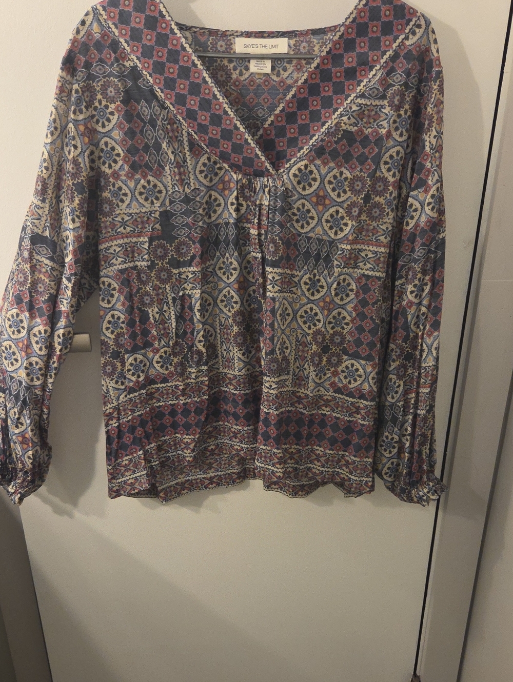 Skyes The Limit Women's Boho V-Neck Long Sleeve Printed Blouse - Multicolor